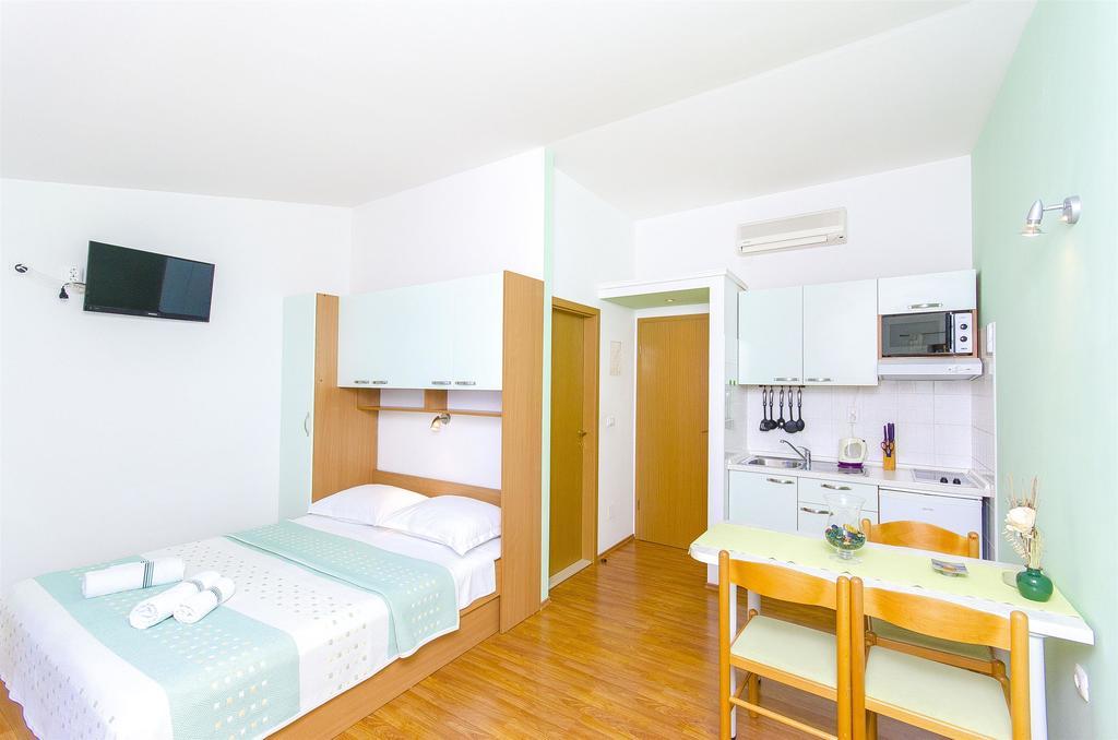 Apartments Kunac ポドゥゴラ エクステリア 写真