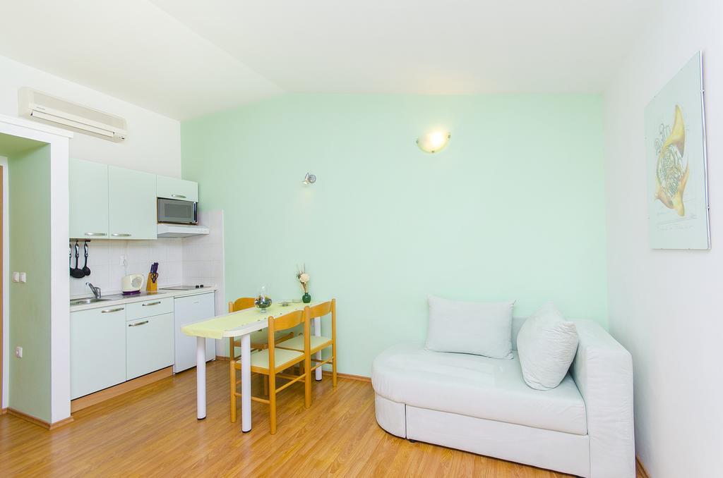 Apartments Kunac ポドゥゴラ 部屋 写真