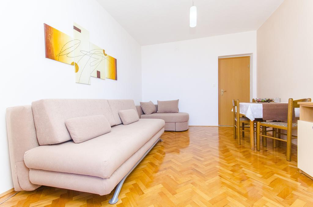 Apartments Kunac ポドゥゴラ 部屋 写真